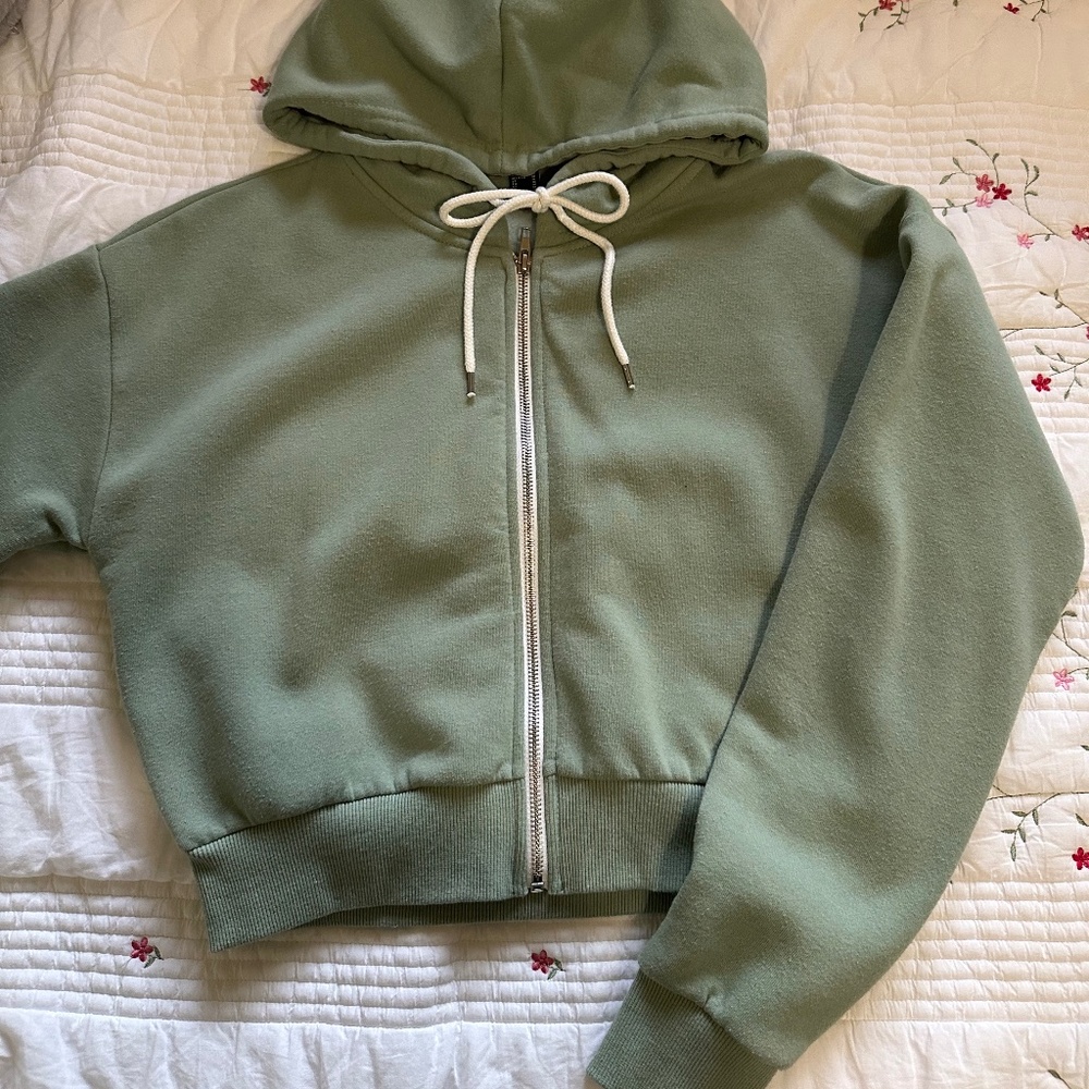 Forever 21 Green Cropped Zip Up Hoodie